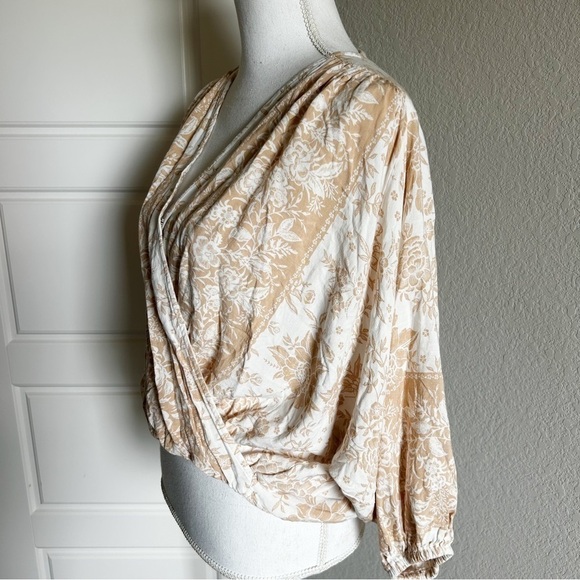 Petal & Pup Kendra Floral Wrap Blouse High Low - Picture 1 of 14